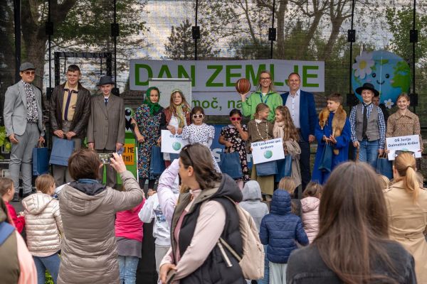 dan-zemlje-619bb89e35-b972-5a4a-5148-b7c0f7455144f1a30007-08b1-e9e8-3e89-f27258f5f5e7A9D40E20-B762-7B2B-4F08-53853338CA46.jpg